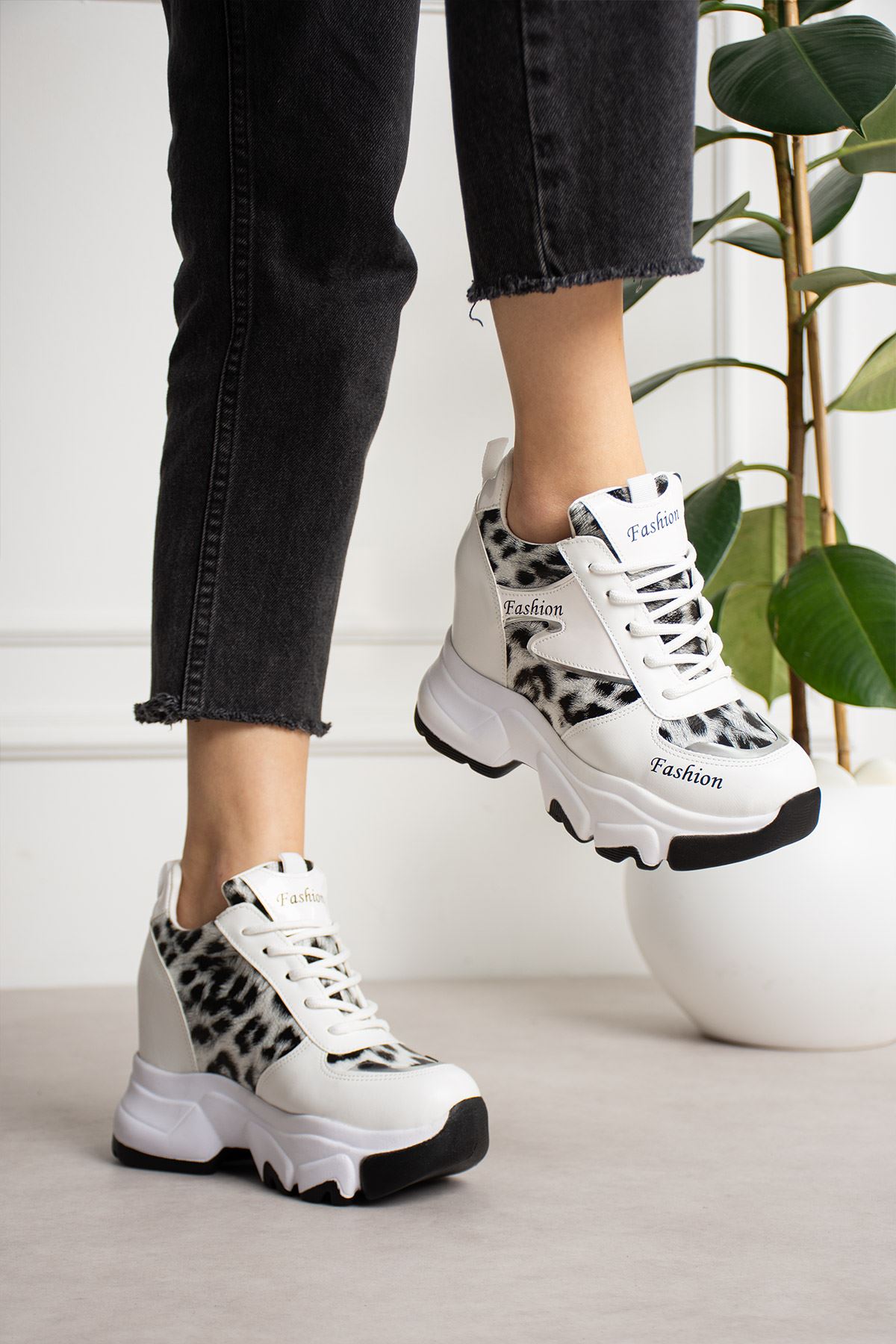 VALENCİA BEYAZ LEOPAR GİZLİ TOPUKLU SPOR 