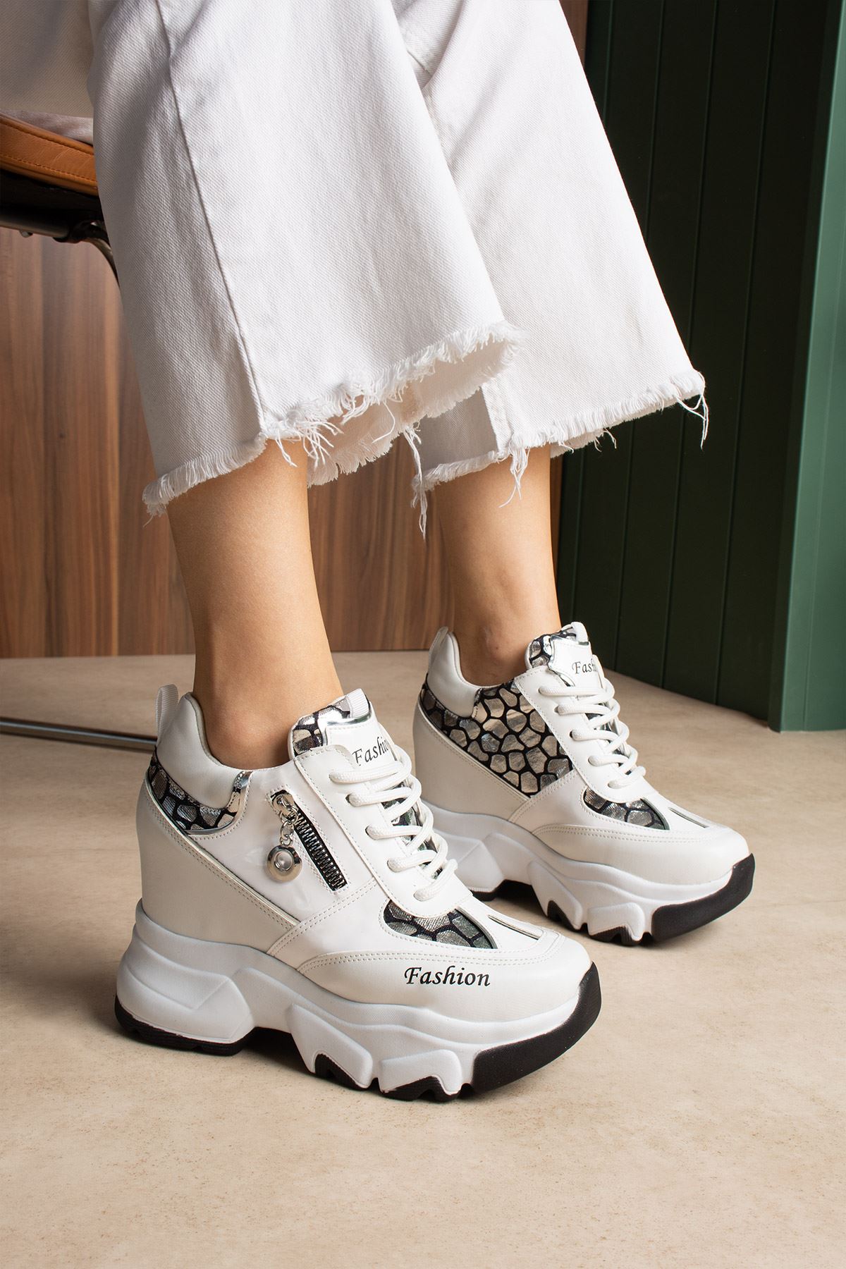 SEVİLLA BEYAZ LEOPAR GİZLİ TOPUKLU SPOR