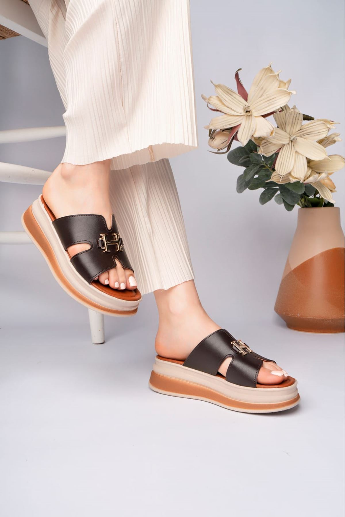 MAYA ORTADAN TEK TOKALI SİYAH TERLİK