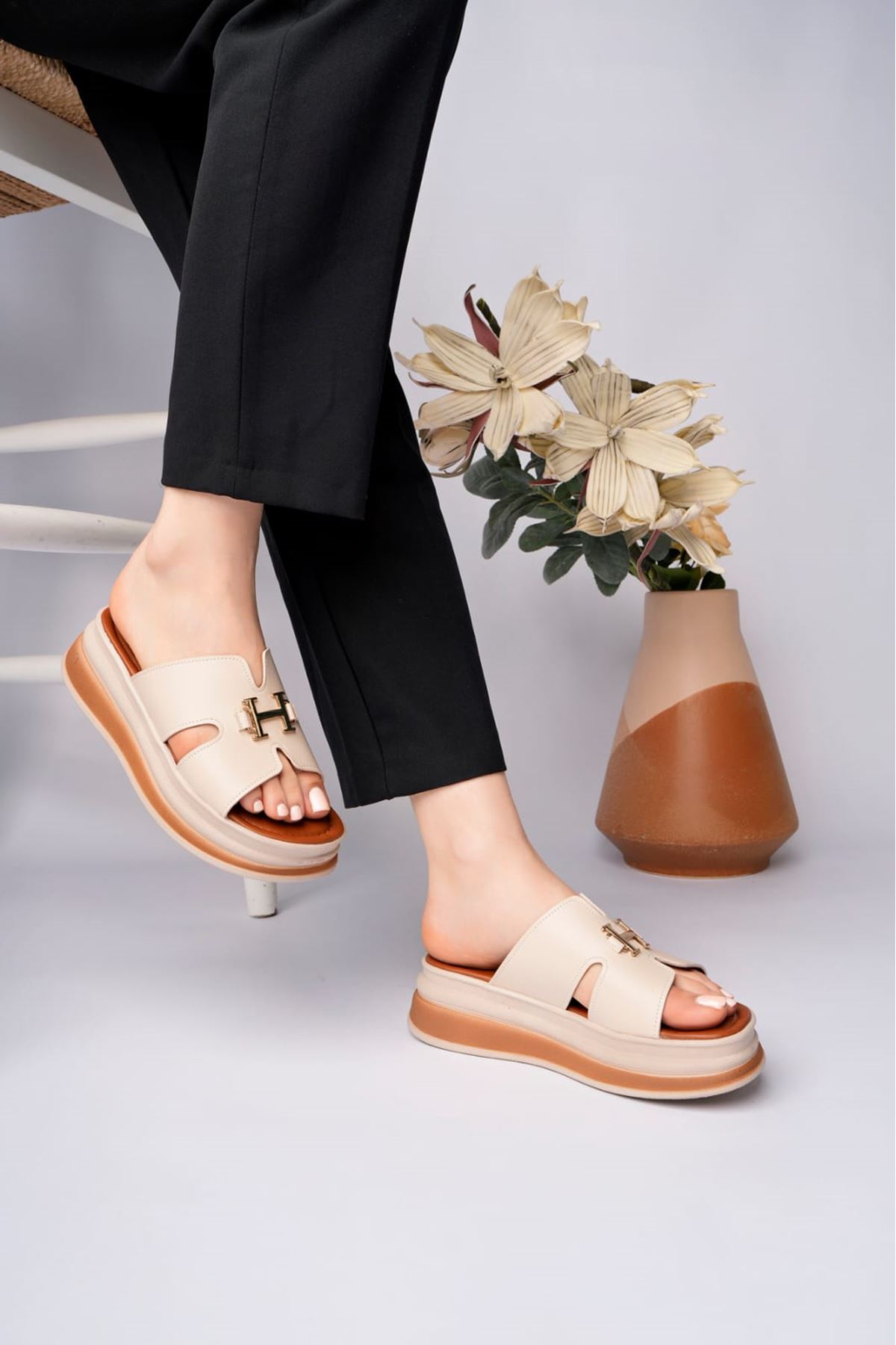 MAYA ORTADAN TEK TOKALI KREM TERLİK