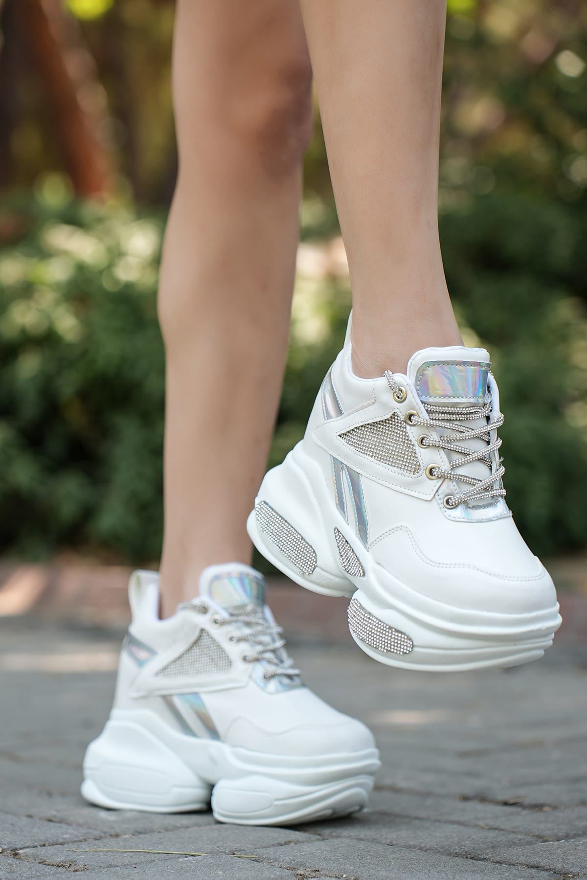 RİNGO TAŞLI BEYAZ TABANLI SPOR AYAKKABI