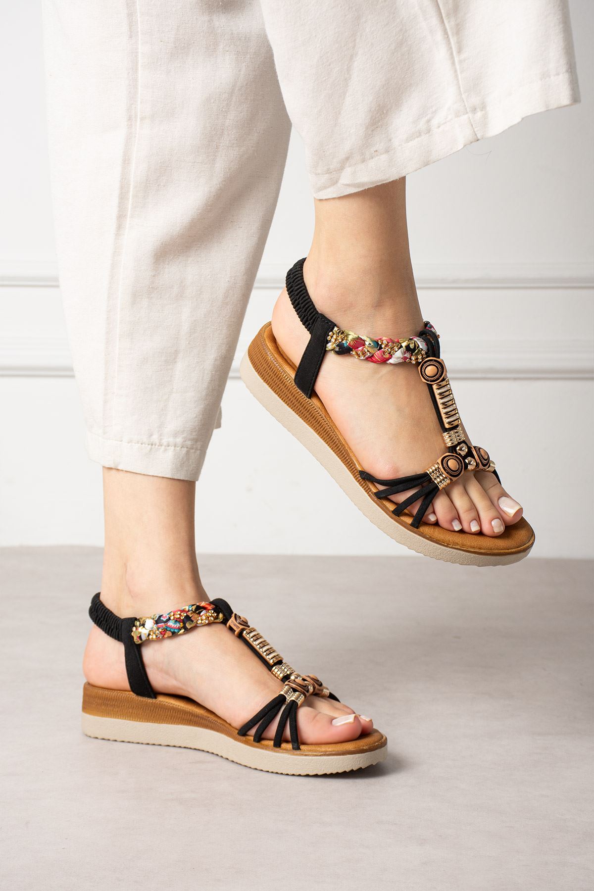 SU PERİSİ SİYAH DİREKLİ TAŞLI SANDALET