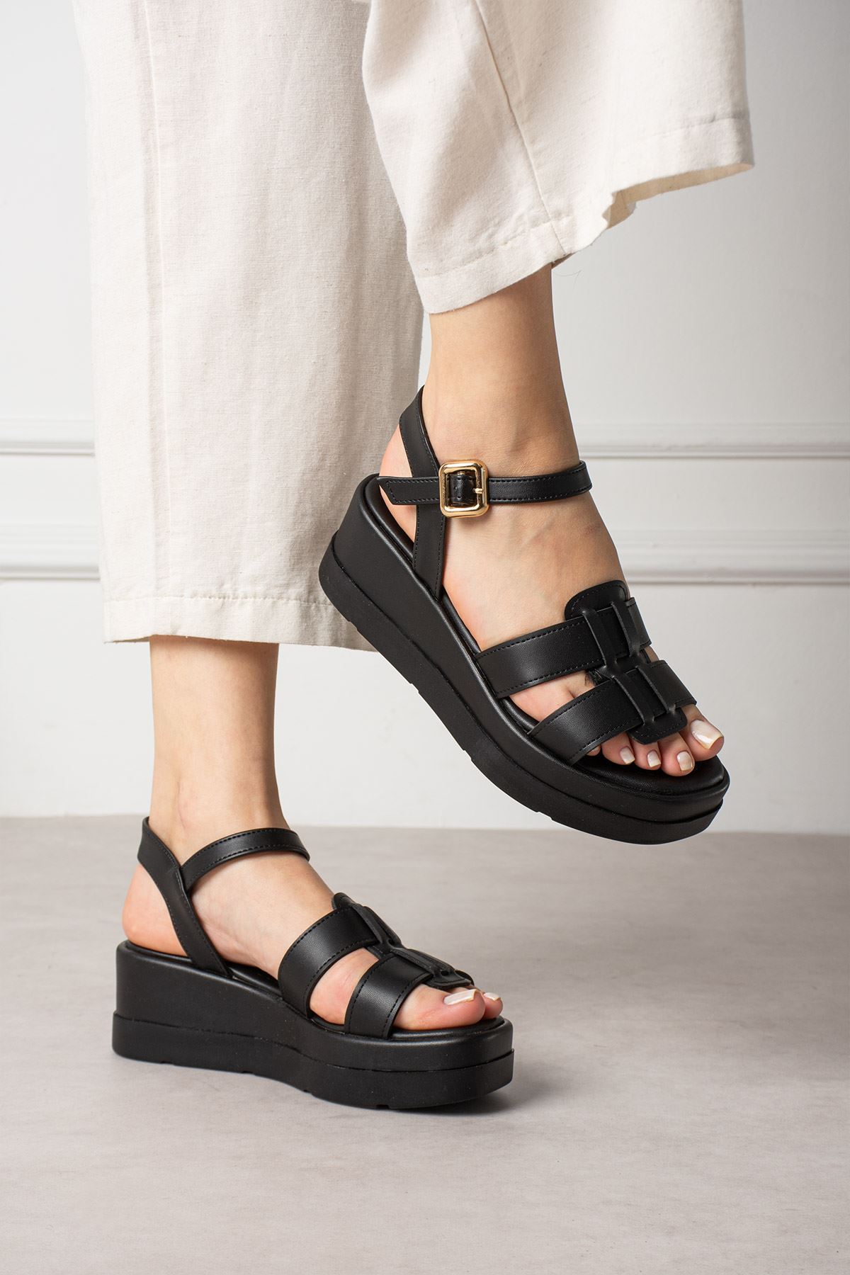 JVL KAFES SİYAH SANDALET 