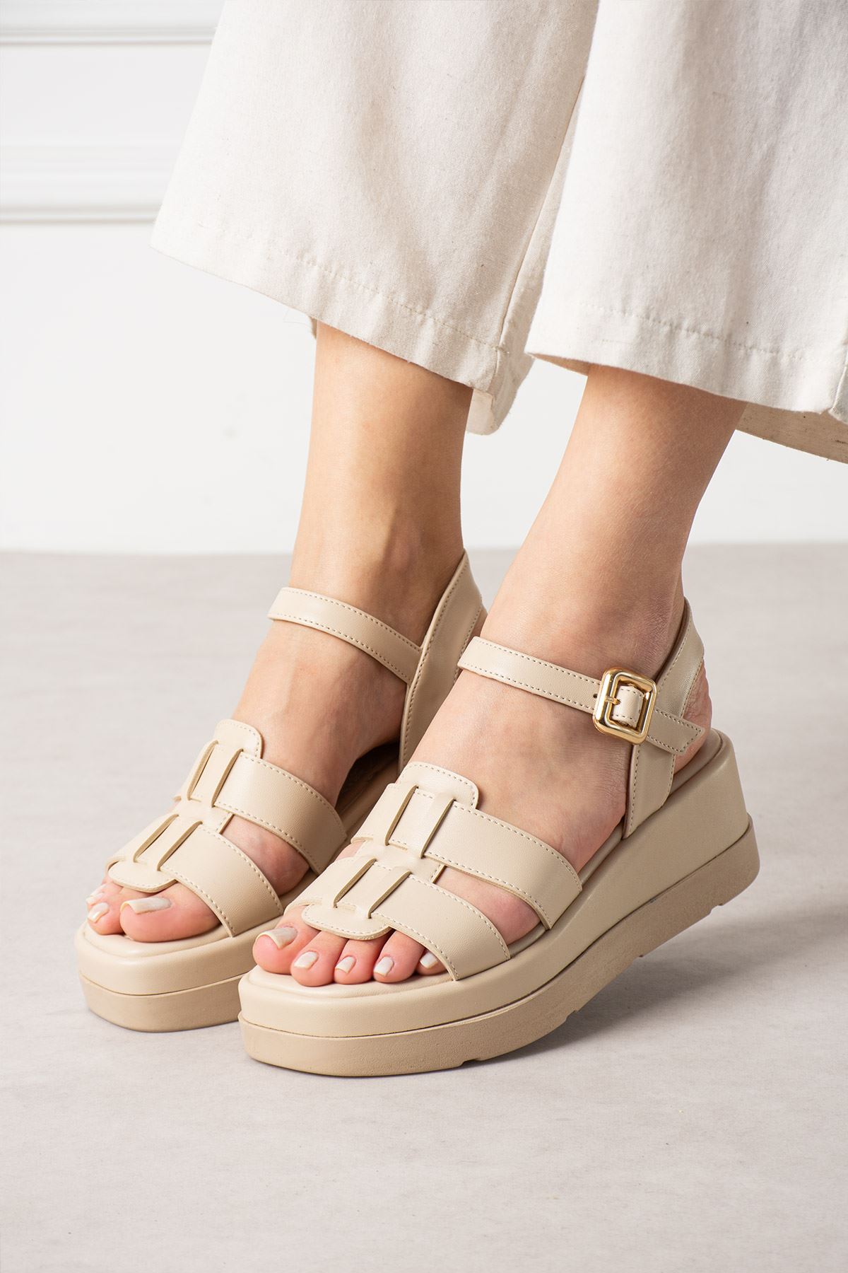 JVL KAFES KREM SANDALET 