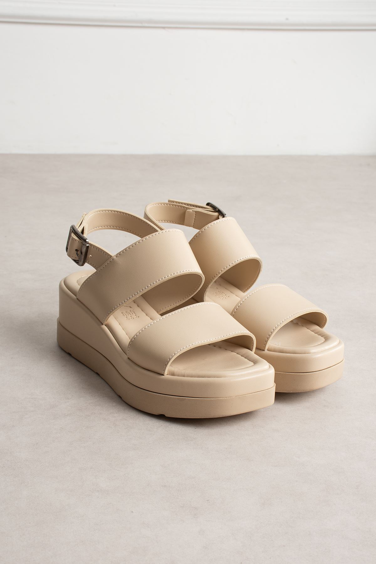  JVL TEK BANT KREM SANDALET 