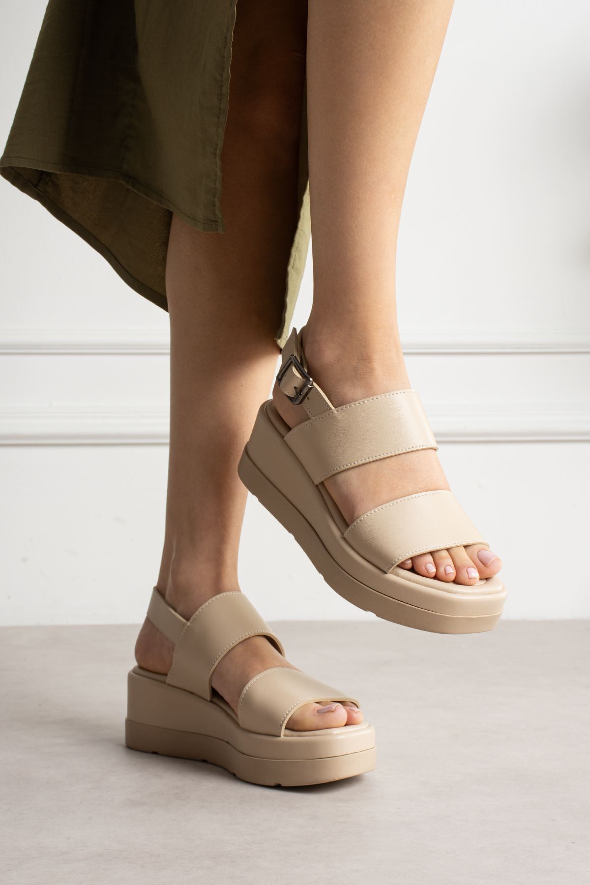  JVL TEK BANT KREM SANDALET 