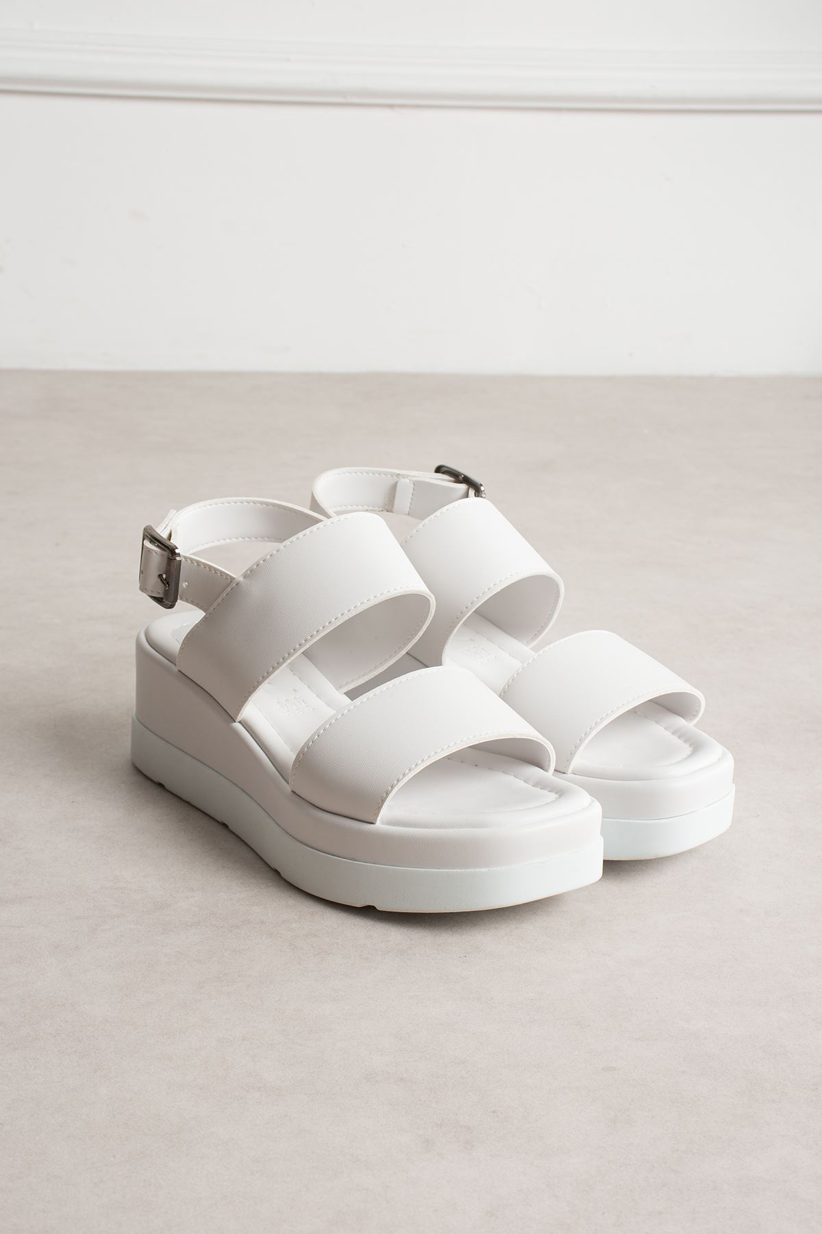  JVL TEK BANT BEYAZ SANDALET 