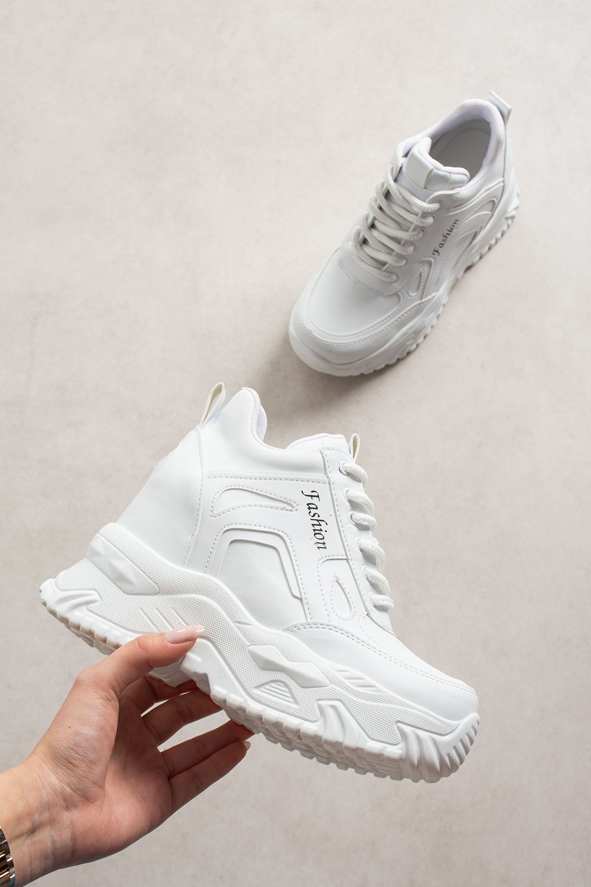 ZEYNA SADE BEYAZ GİZLİ TOPUKLU SPOR