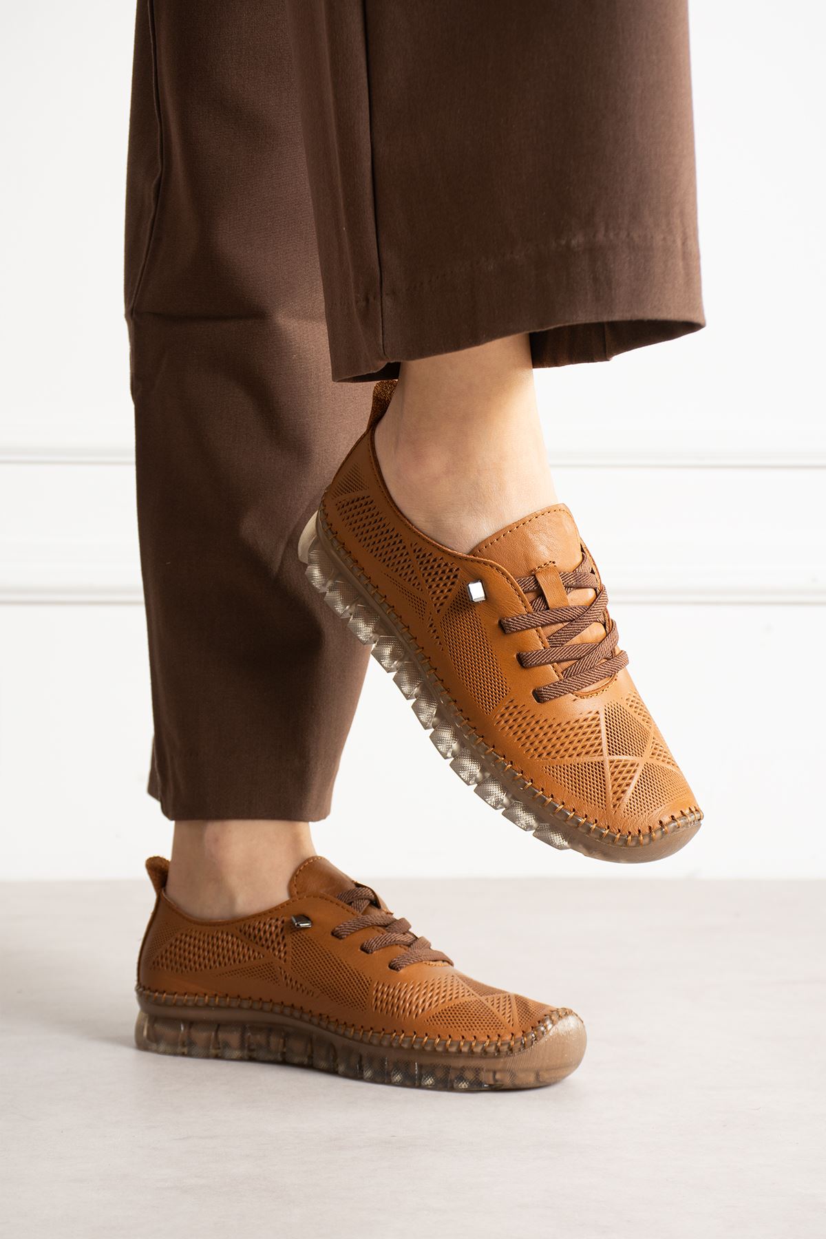 MİA TABA DERİ YAZLIK SPOR