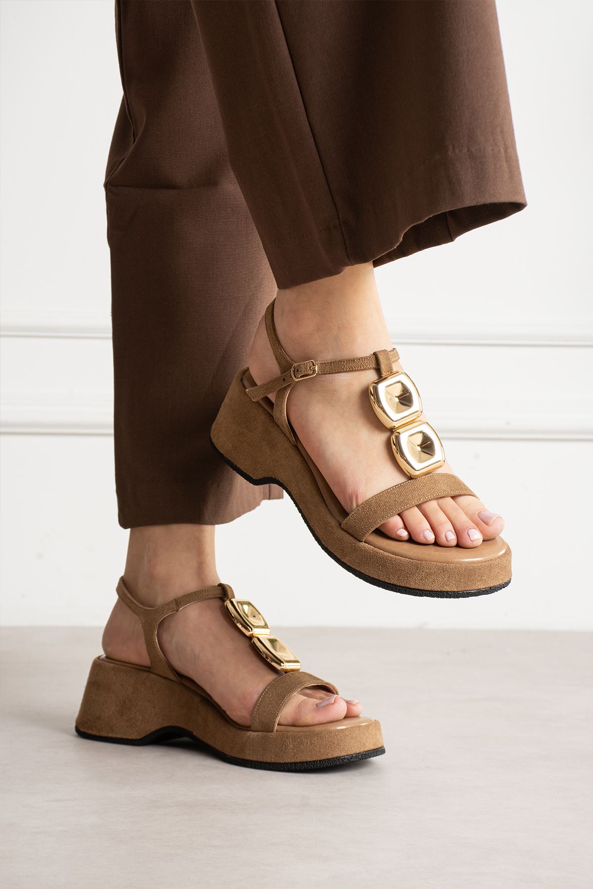 RONA TOKALI KREM SANDALET