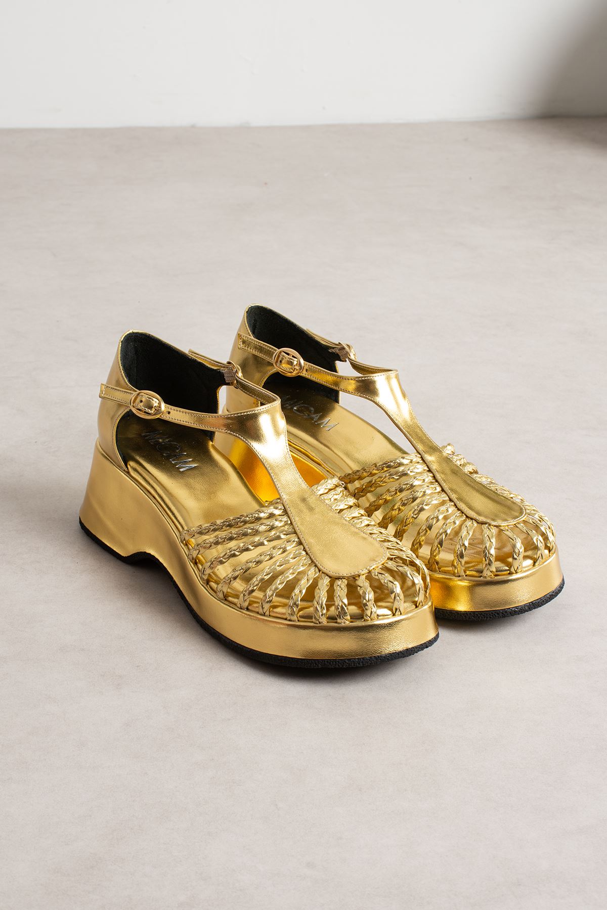 KELLY GOLD ÖRGÜ SANDALET