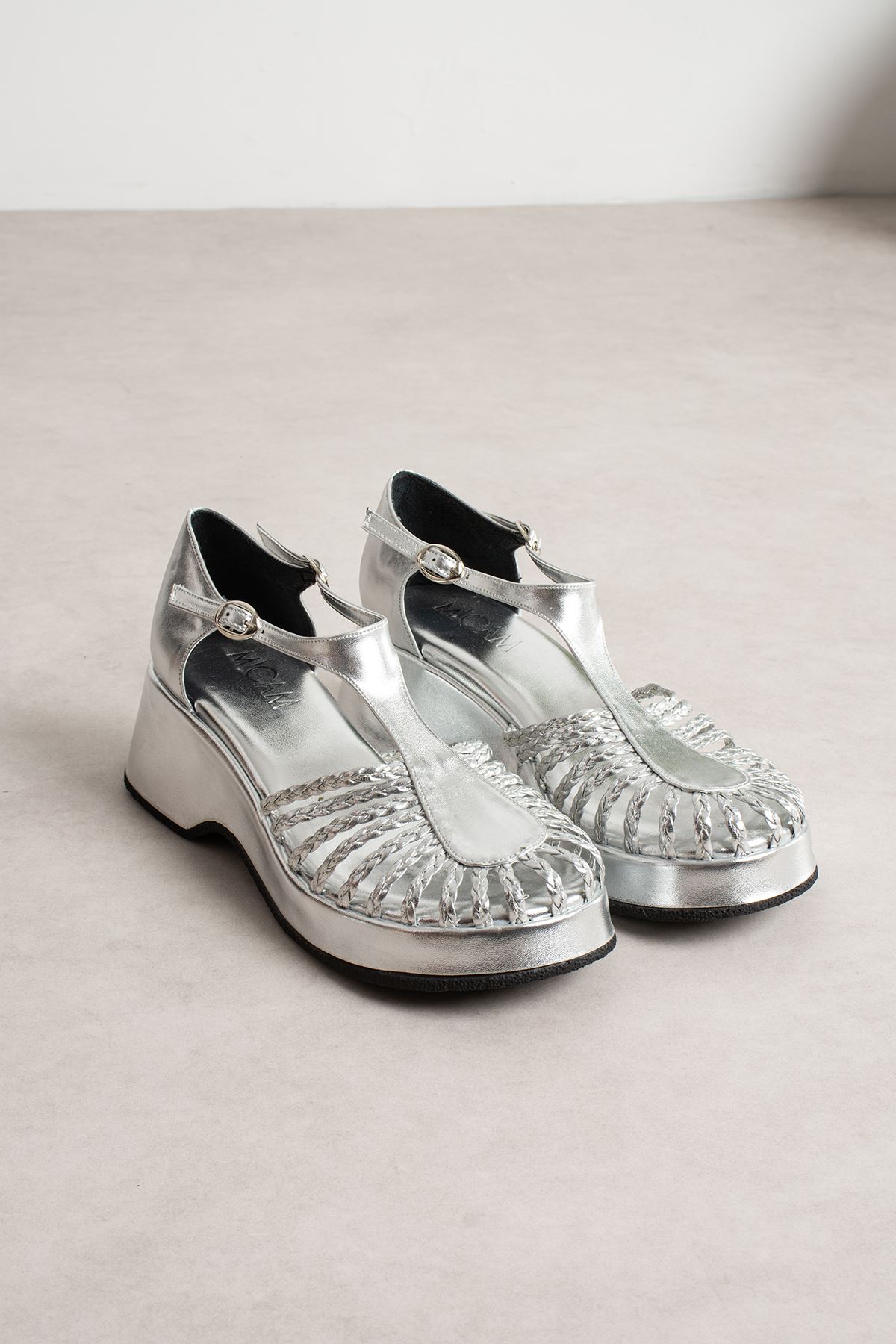 KELLY GÜMÜŞ ÖRGÜ SANDALET