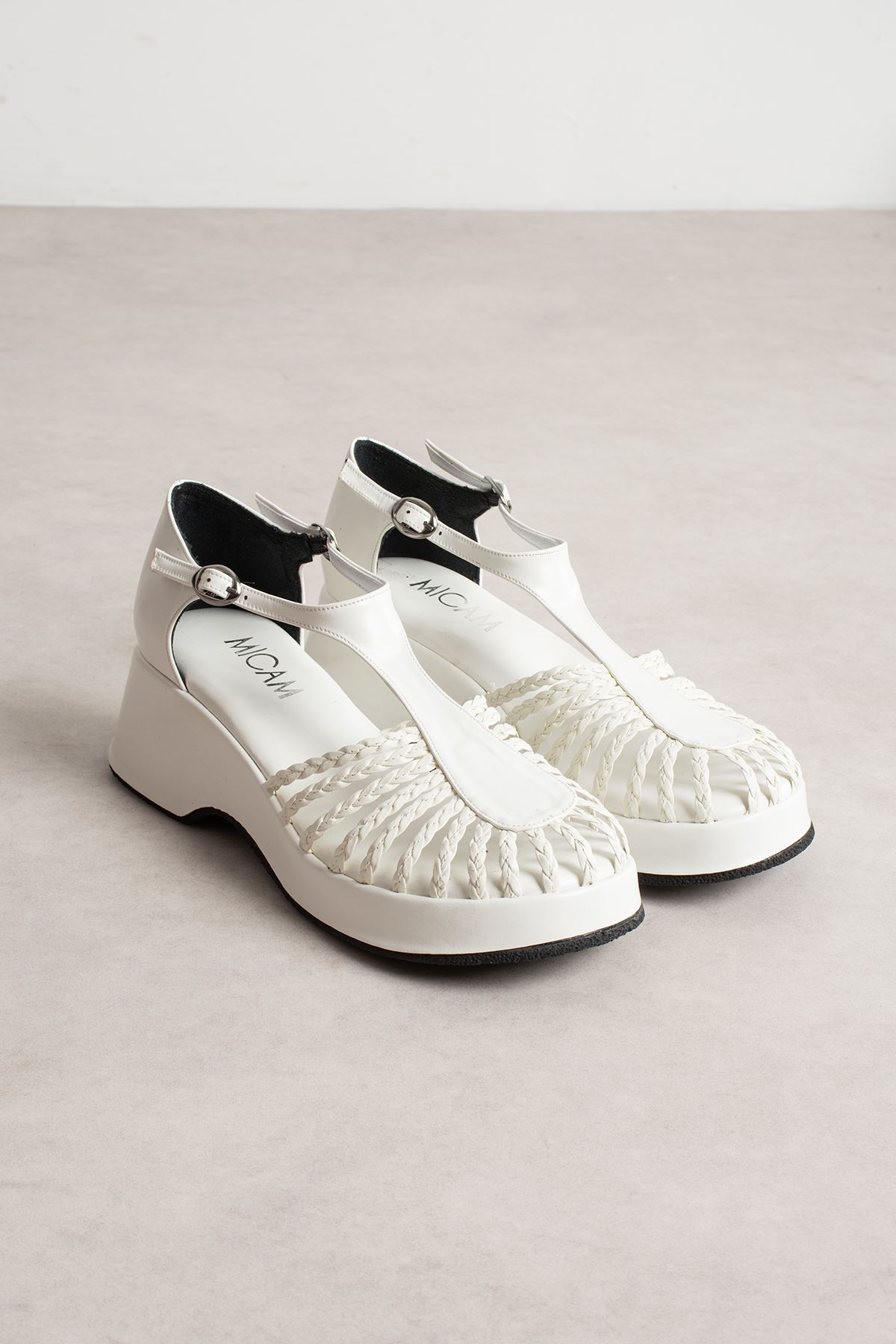 KELLY BEYAZ ÖRGÜ SANDALET