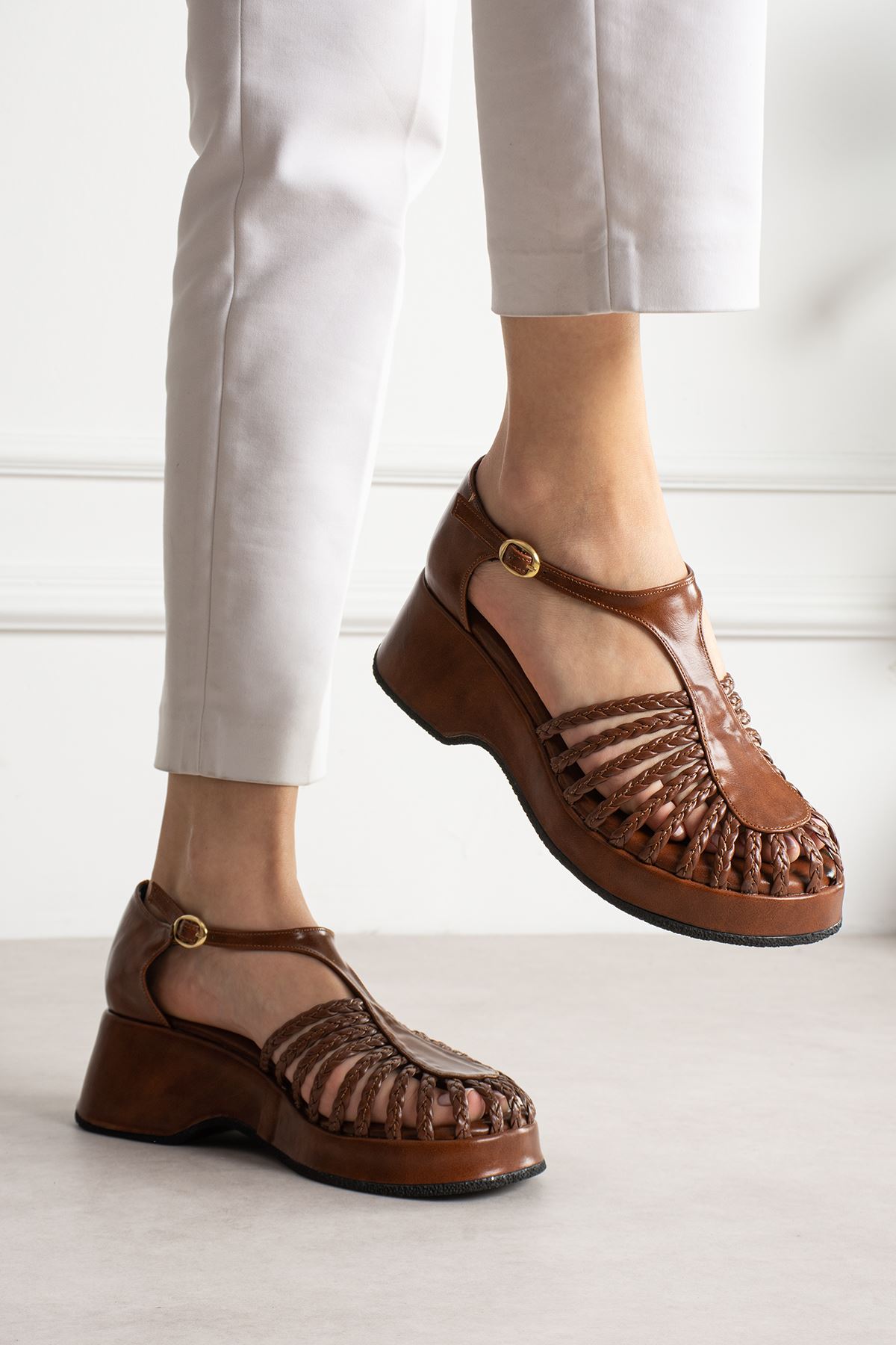 KELLY KAHVE ÖRGÜ SANDALET