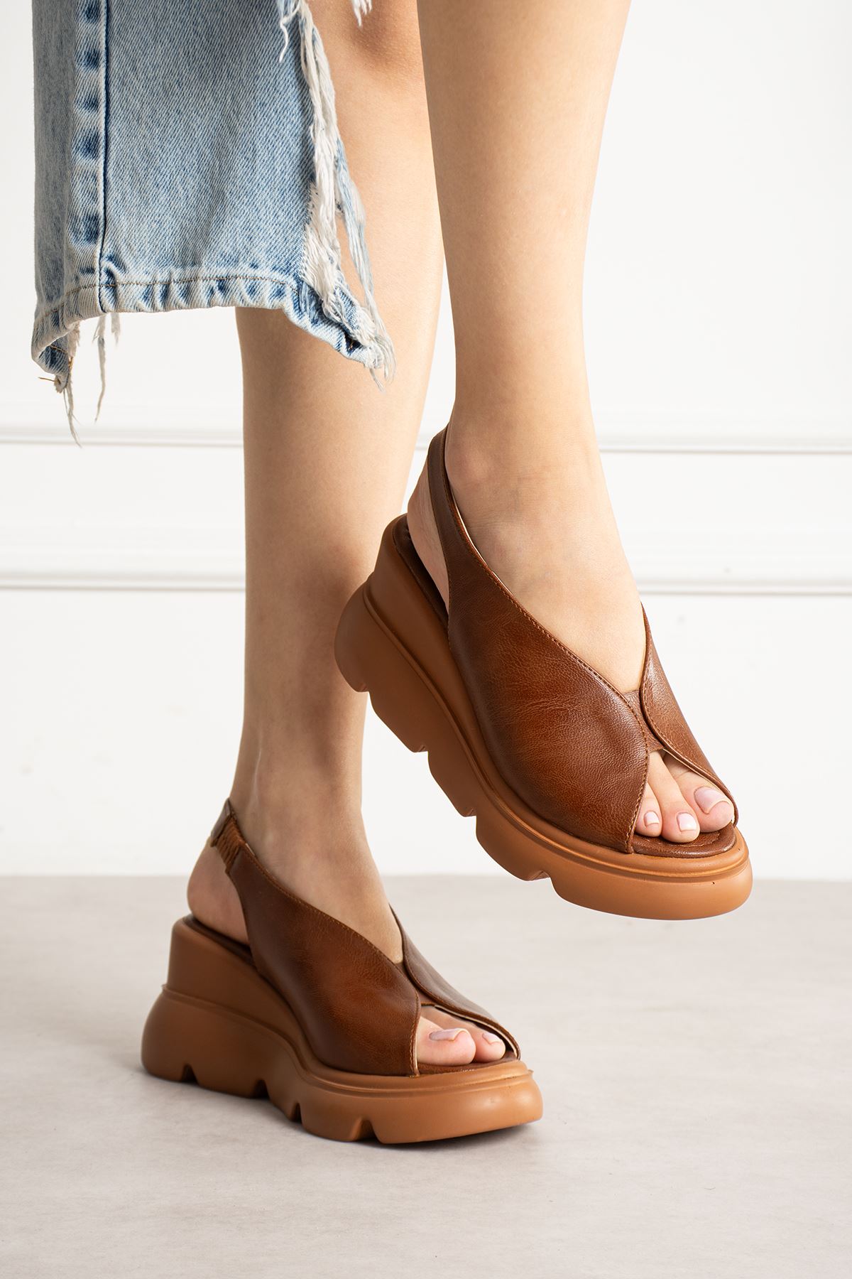 MONA ORTADAN TABA SANDALET