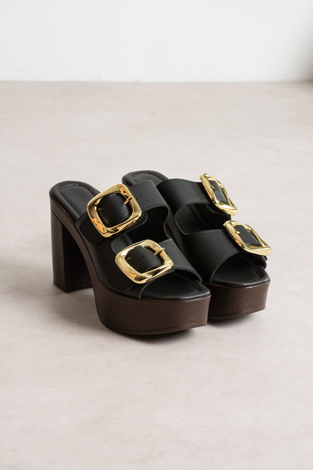 JASMİN TOKALI KALIN TABANLI SİYAH TERLİK