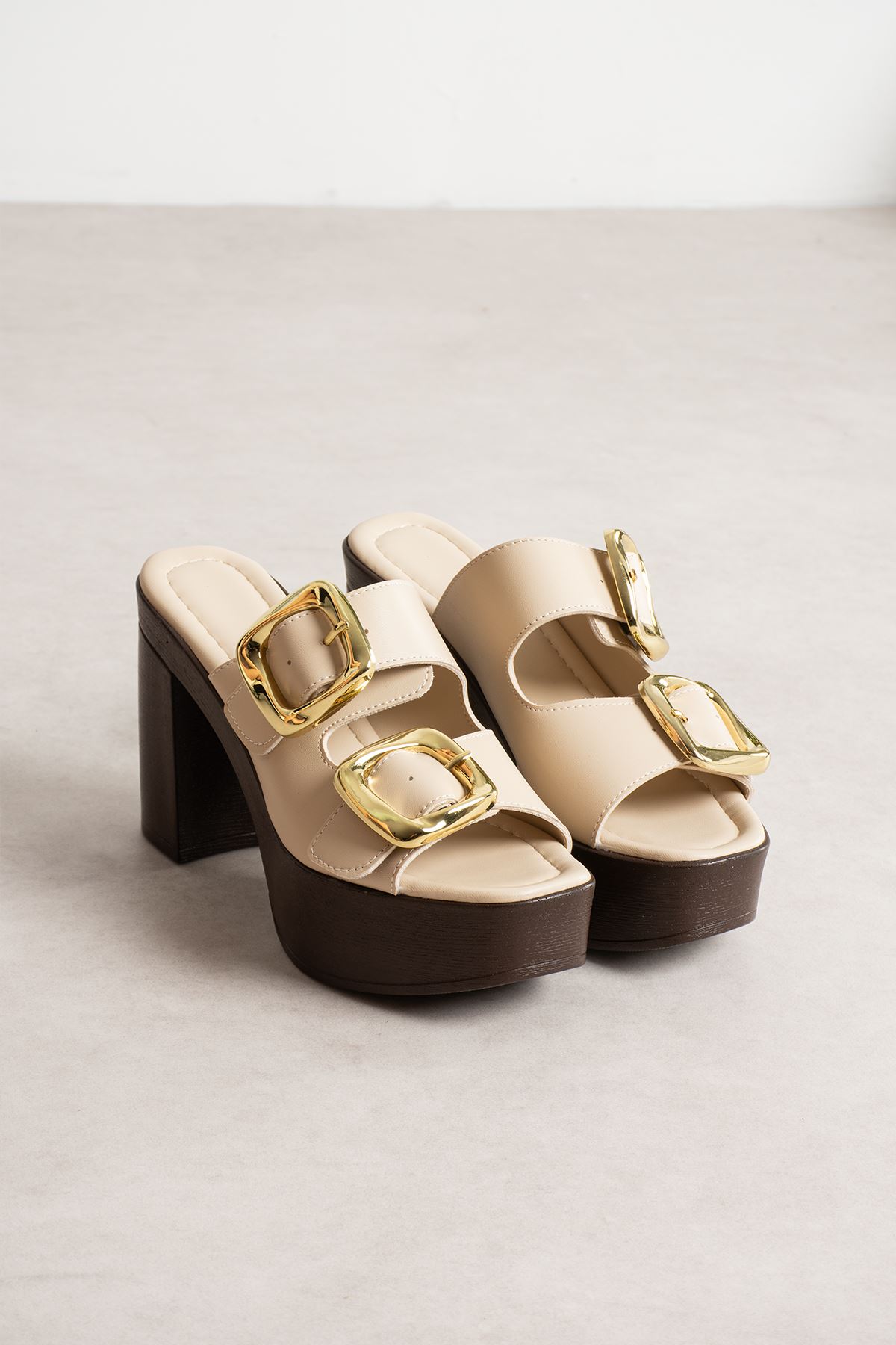 JASMİN TOKALI KALIN TABANLI KREM TERLİK