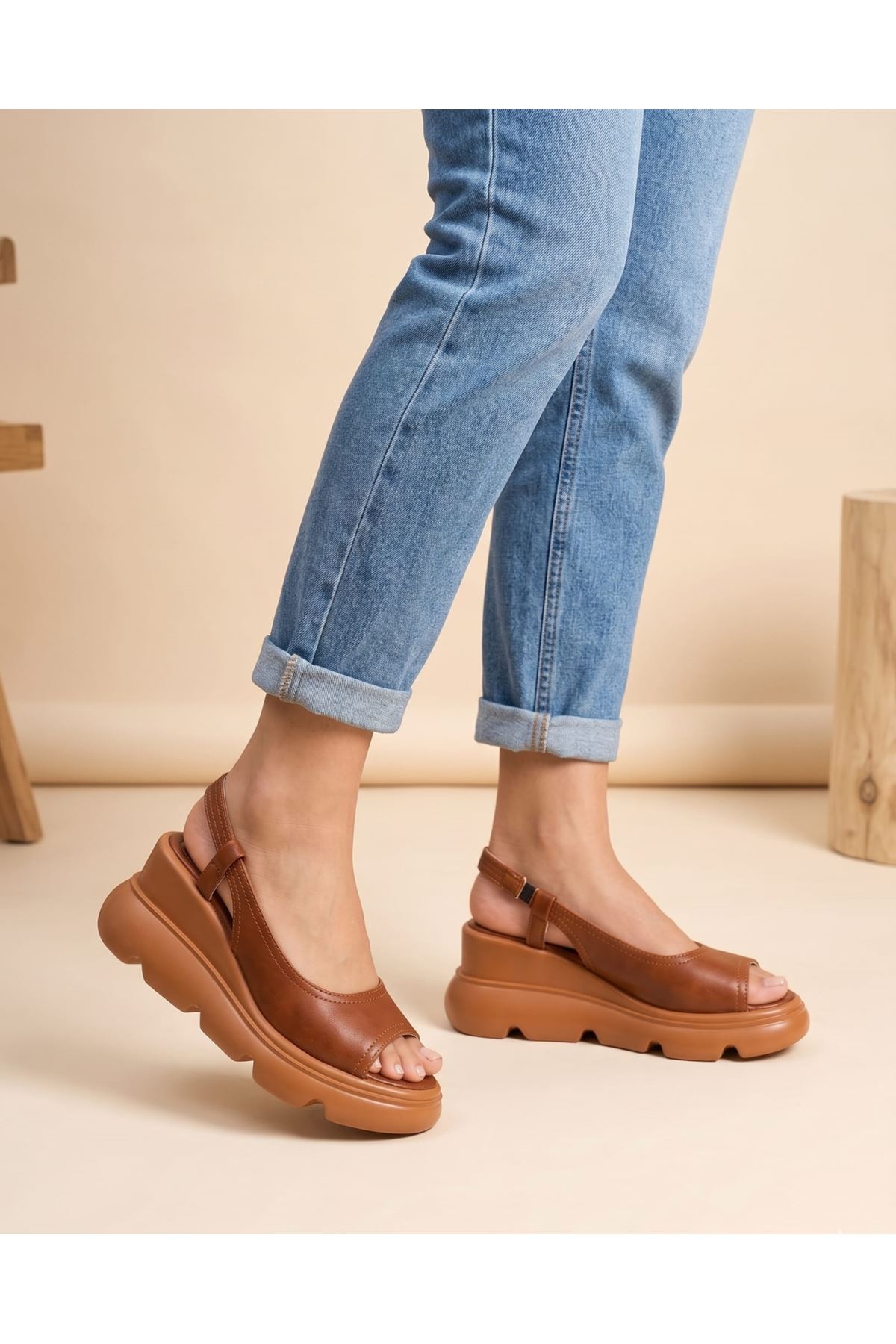 MONA LASTİKLİ TABA KADIN SANDALET