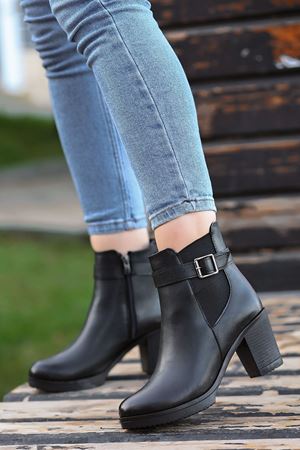 EMY-203 Siyah Lastik Detaylı Yandan Fermuarlı Bot