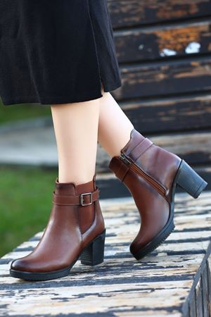 EMY-203 Kahverengi Lastik Detaylı Yandan Fermuarlı Bot