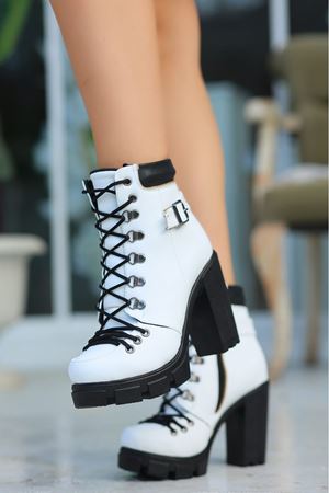 Katia Beyaz Platform Tabanlı Kadın Bot