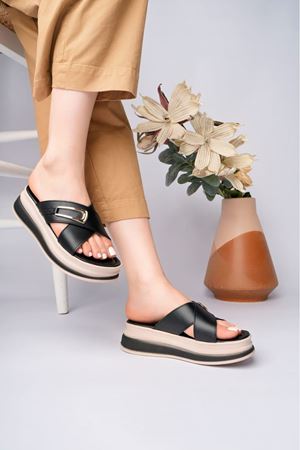 MAYA YANDAN TEK TOKALI SİYAH TERLİK