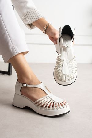 KELLY BEYAZ ÖRGÜ SANDALET